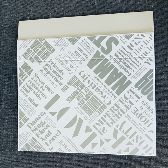 LULULEMON Silver & White Large Gift Box NEW ♡ - Picture 4 of 7